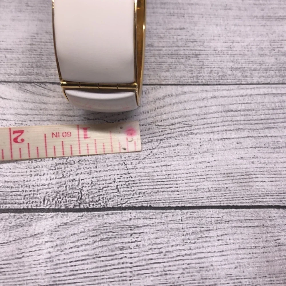 Vintage gold tone and white enamel statement bracelet - Picture 4 of 6